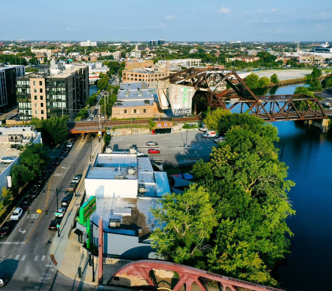 Lincoln Park Riverfront Corner